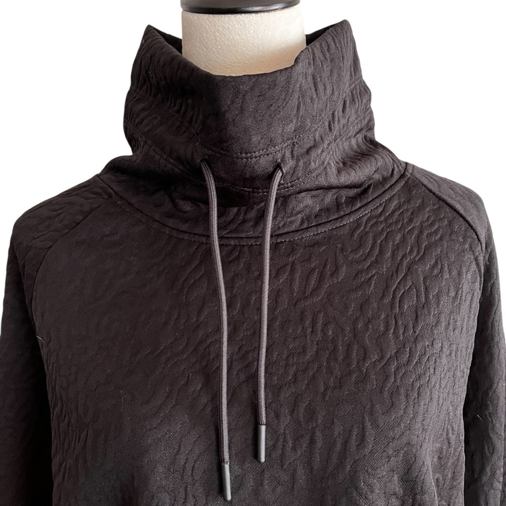 Juicy Couture Sport XL Black Jacquard Textured Pullover Crop Sweatshirt - Picture 4 of 7